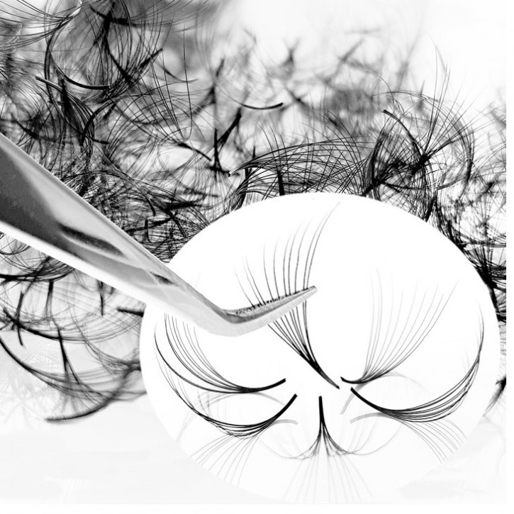 500 Premade Fans for Eyelash Extensions, 10D, knot-free | 0.05mm thin | 9mm long | C-Curl